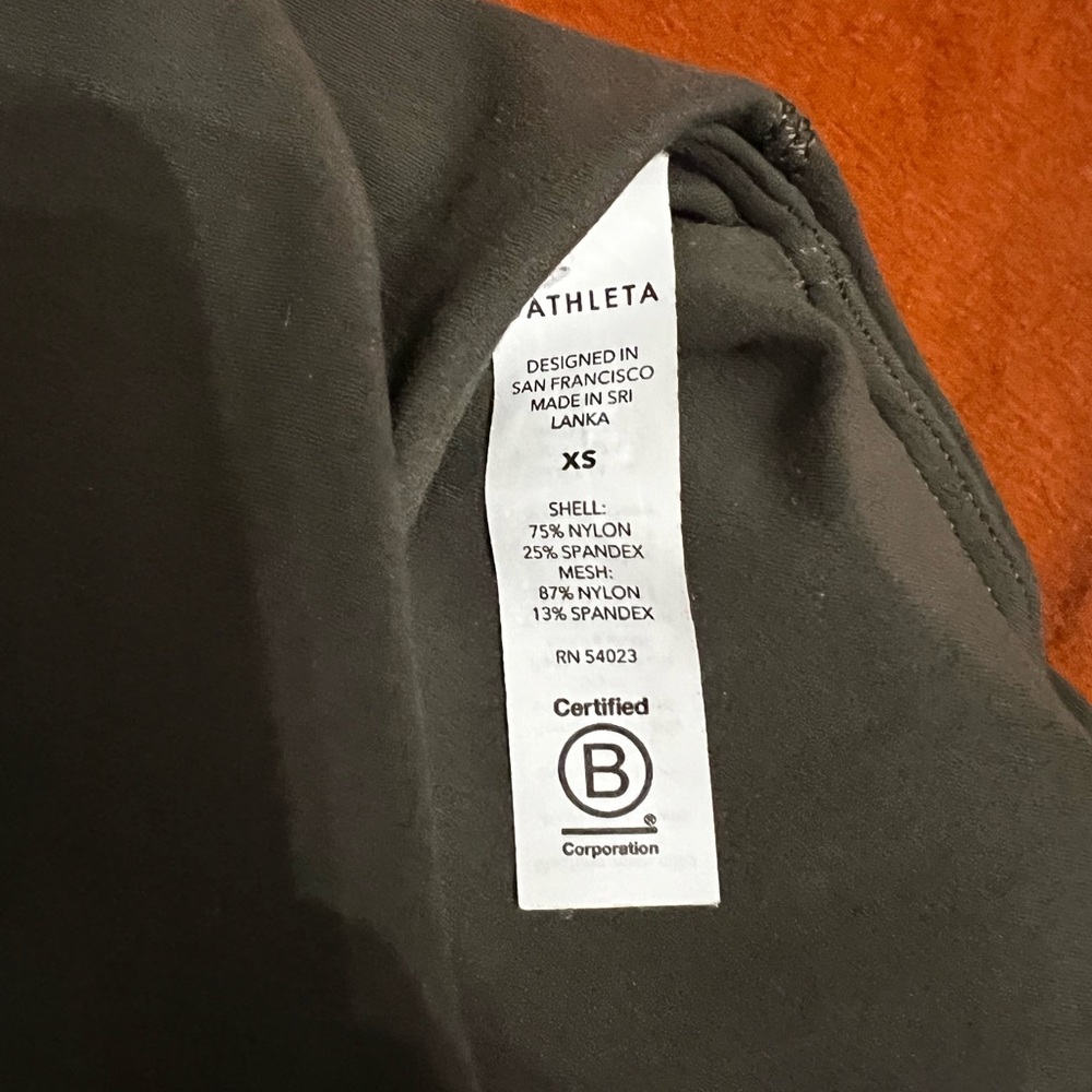 Brand New Athleta Conscious Crop - Picture 6 of 6